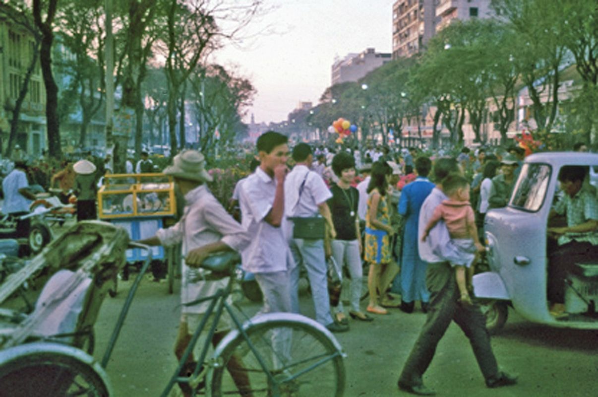 flower-street3b.jpg
