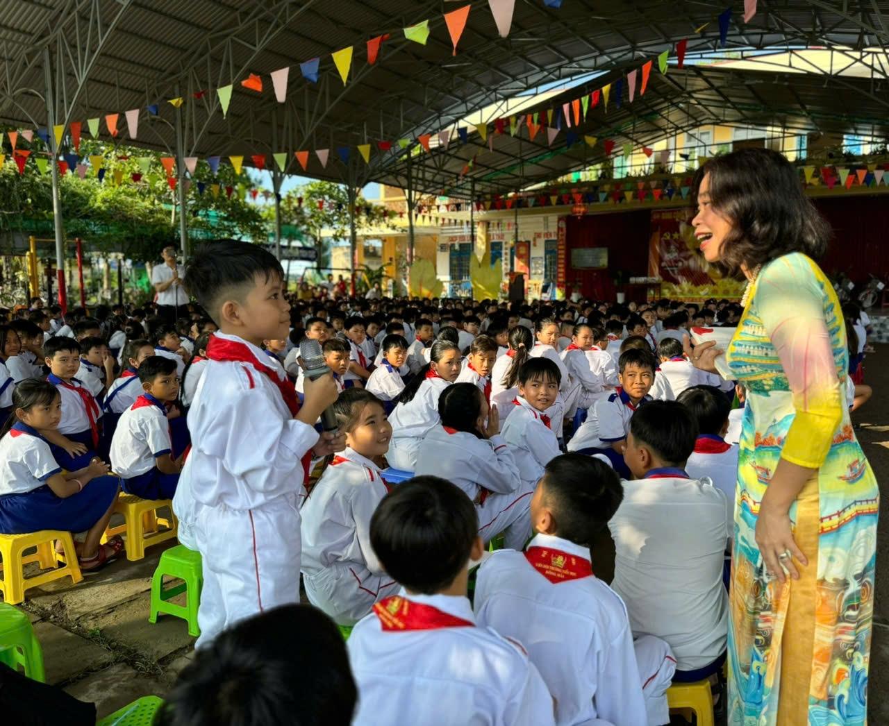 Join hands with me to set up a library for disadvantaged Vietnamese children